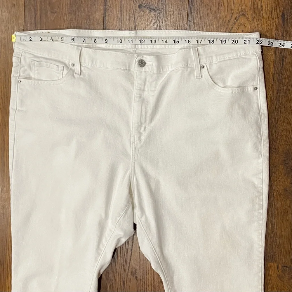 Levi's Women’s 721 Crisp White High Rise Skinny Jeans Size 24W - Picture 12 of 15